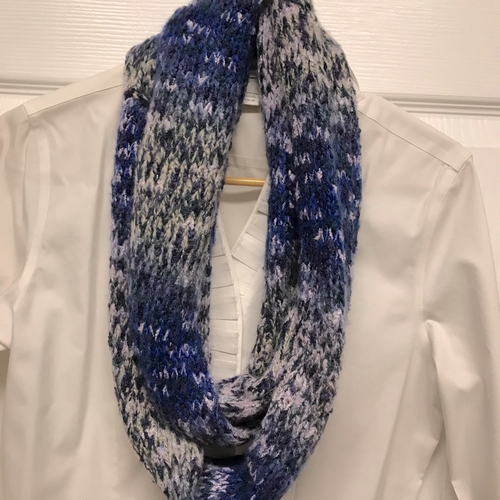 Selling: Knitted Infinitely Scarf, blue & gray colors